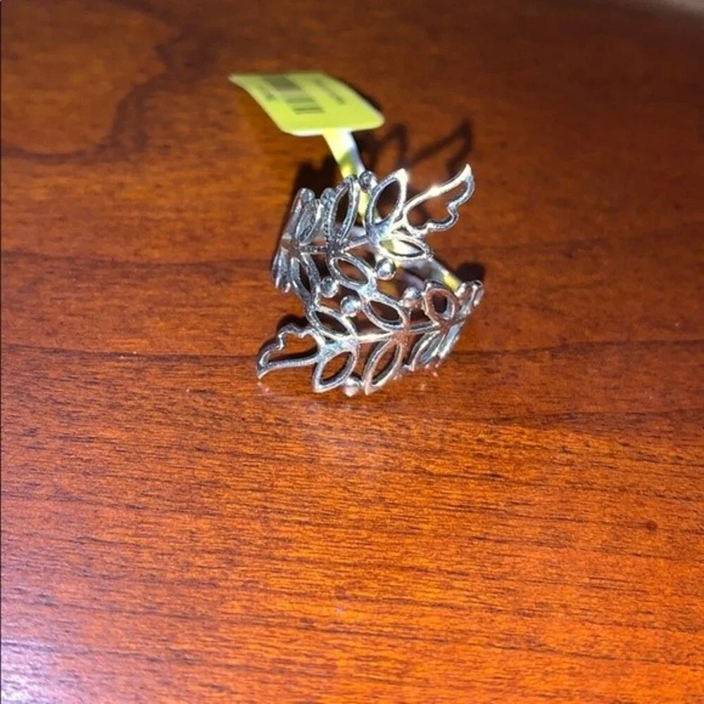 Leaf ring in sterling silver size 7